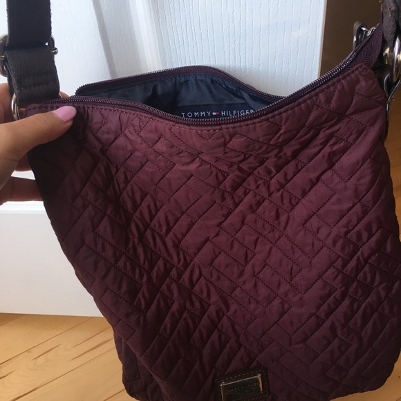 Tommy Hilfiger Handbags - Tommy hilfiger cross body bag Tommy Hilfiger Handbags - Tommy hilfiger cross body bag
